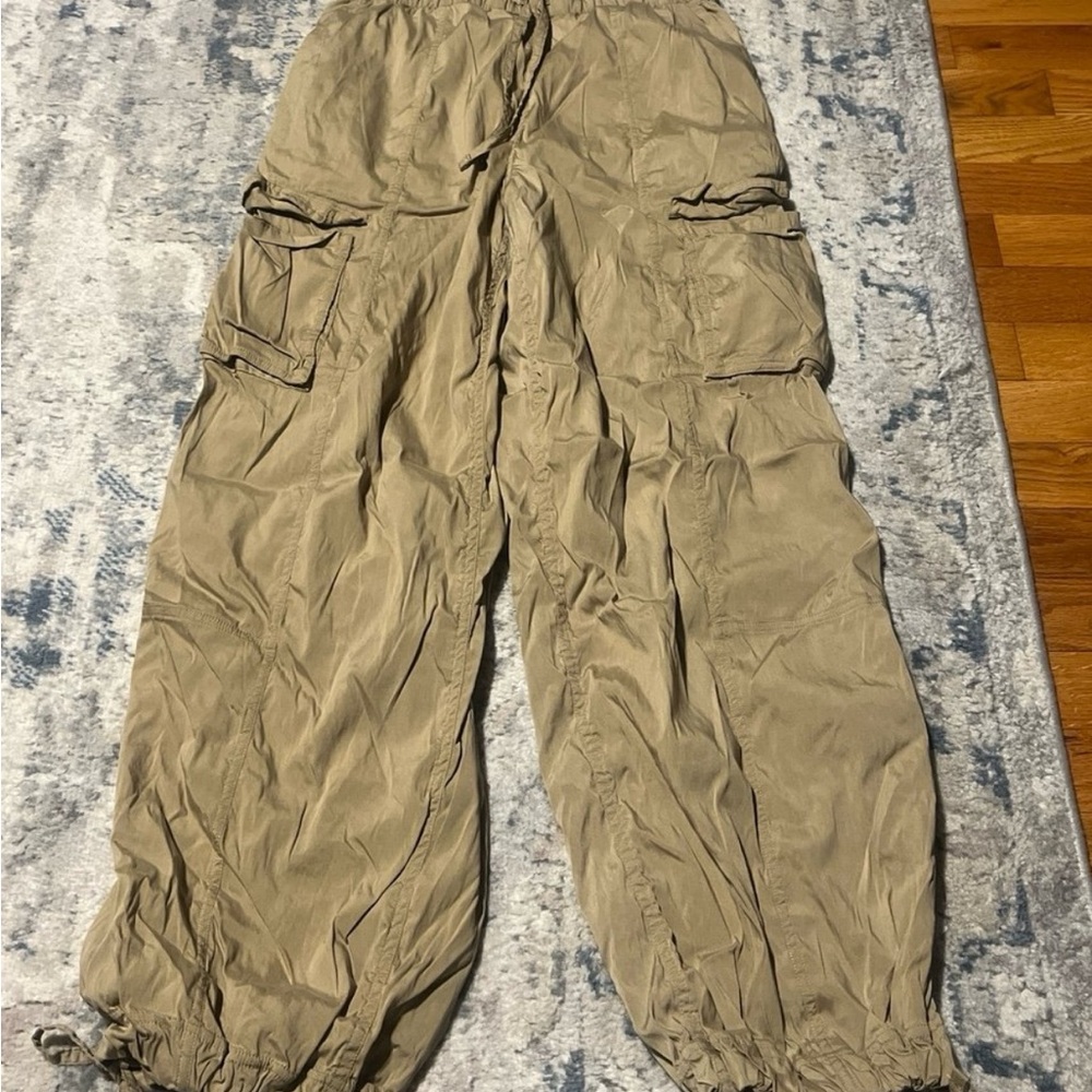 lululemon lightweight adjustable Cargo mid rise pants
